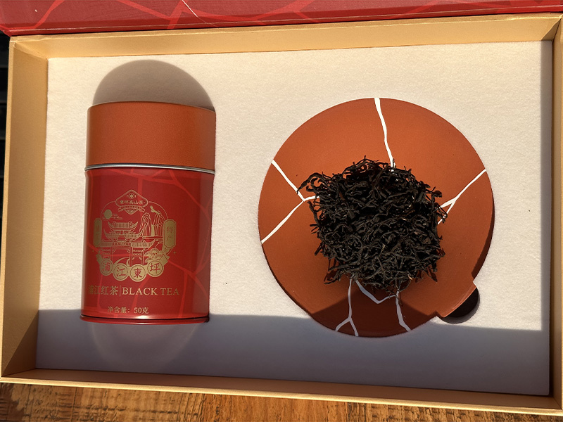 达万年上山茶与器
